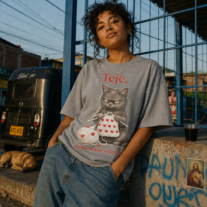 Camiseta MALA MAÑA Teje — vista modelo chica